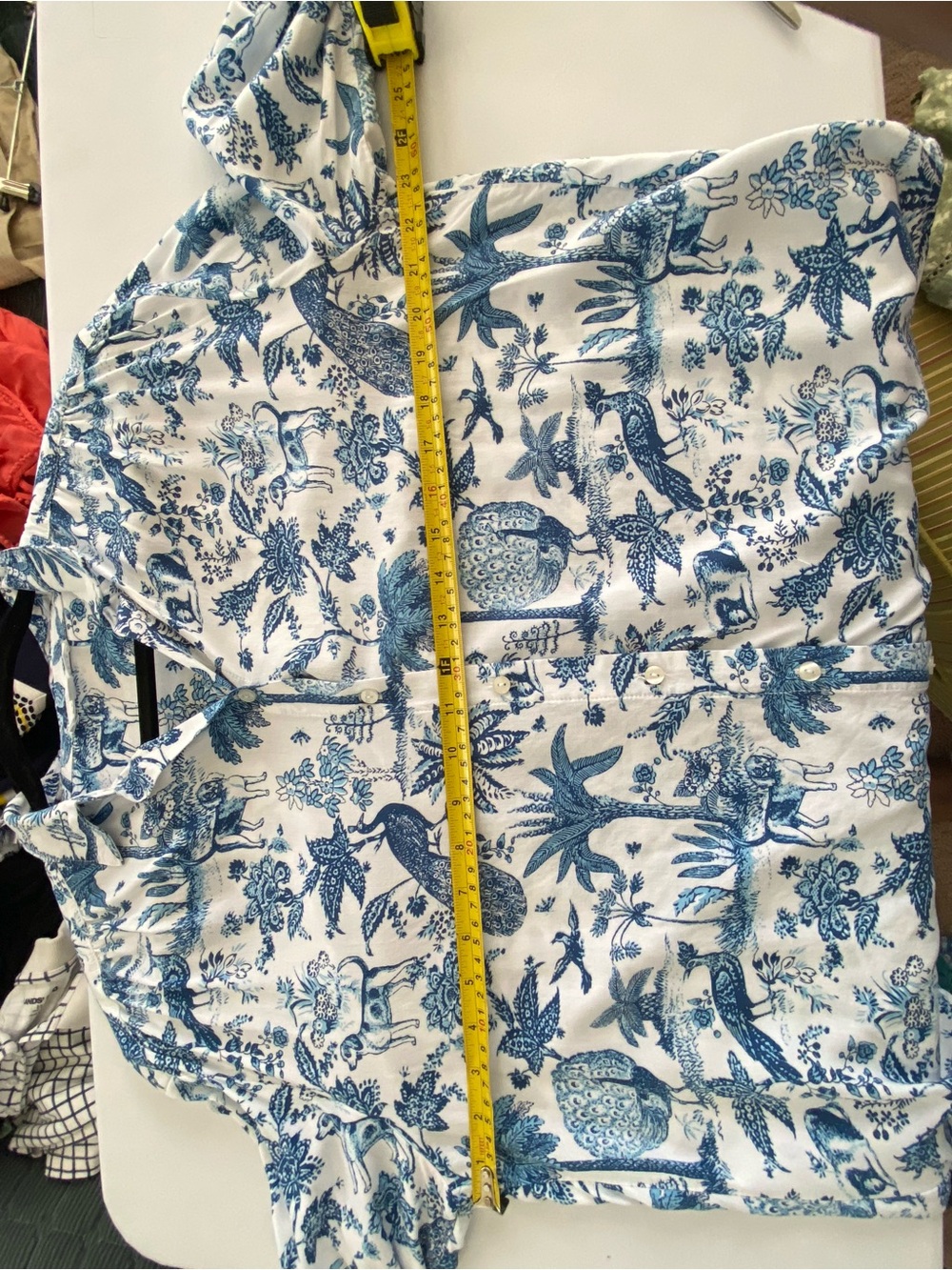 Jane and Delancey Blue and White Printed Women’s Top animal - Picture 13 of 13
